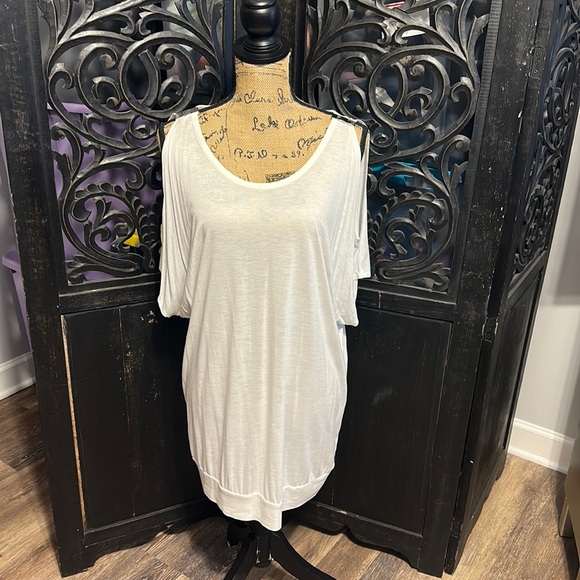 New York & Company / NY&C White Cold-Shoulder short Sleeve Pull On Shirt / Top. - Picture 2 of 12